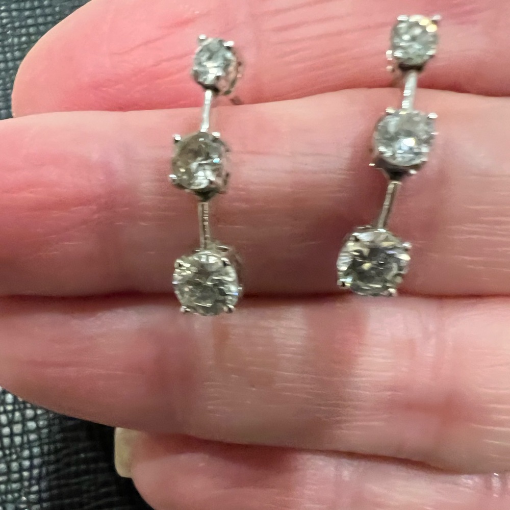 Beautiful cubic z drop earrings